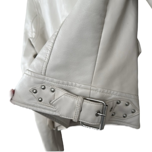 BlankNYC Never Too Much Cream
Moto Jacket Size Small - Picture 3 of 10